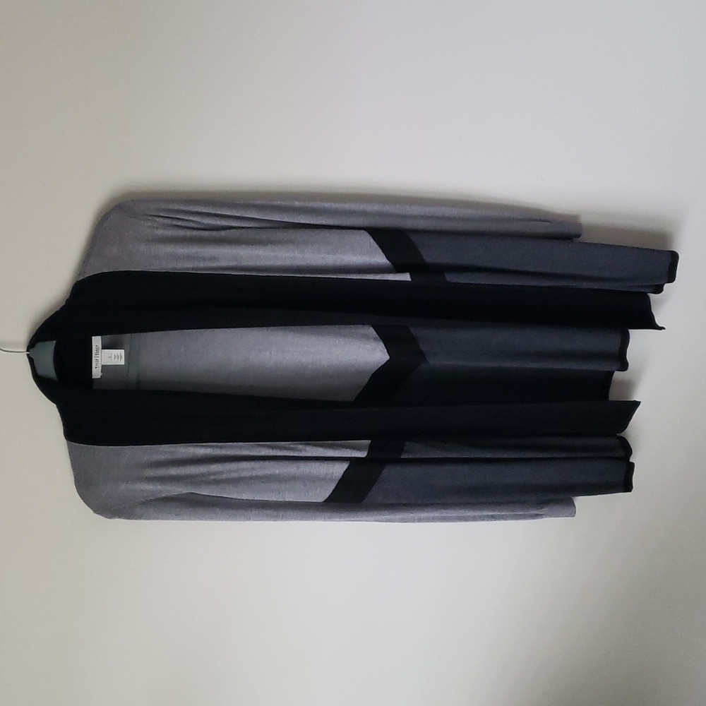 White House Black Market Women's Cardigan. Black and Grey. Size: L 100% Rayon.